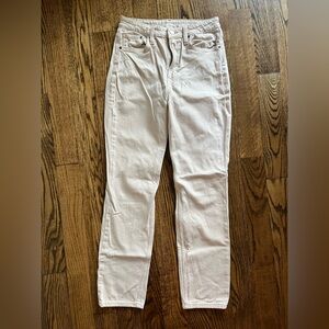 H&M slim ultra high waisted cream jeans. Size 6